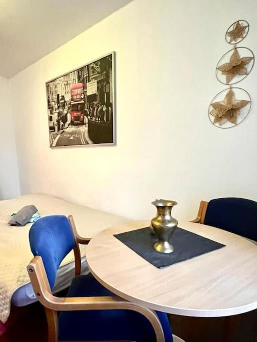 Bezagenta Mineralna 1 Bed Wi-fi Butas *